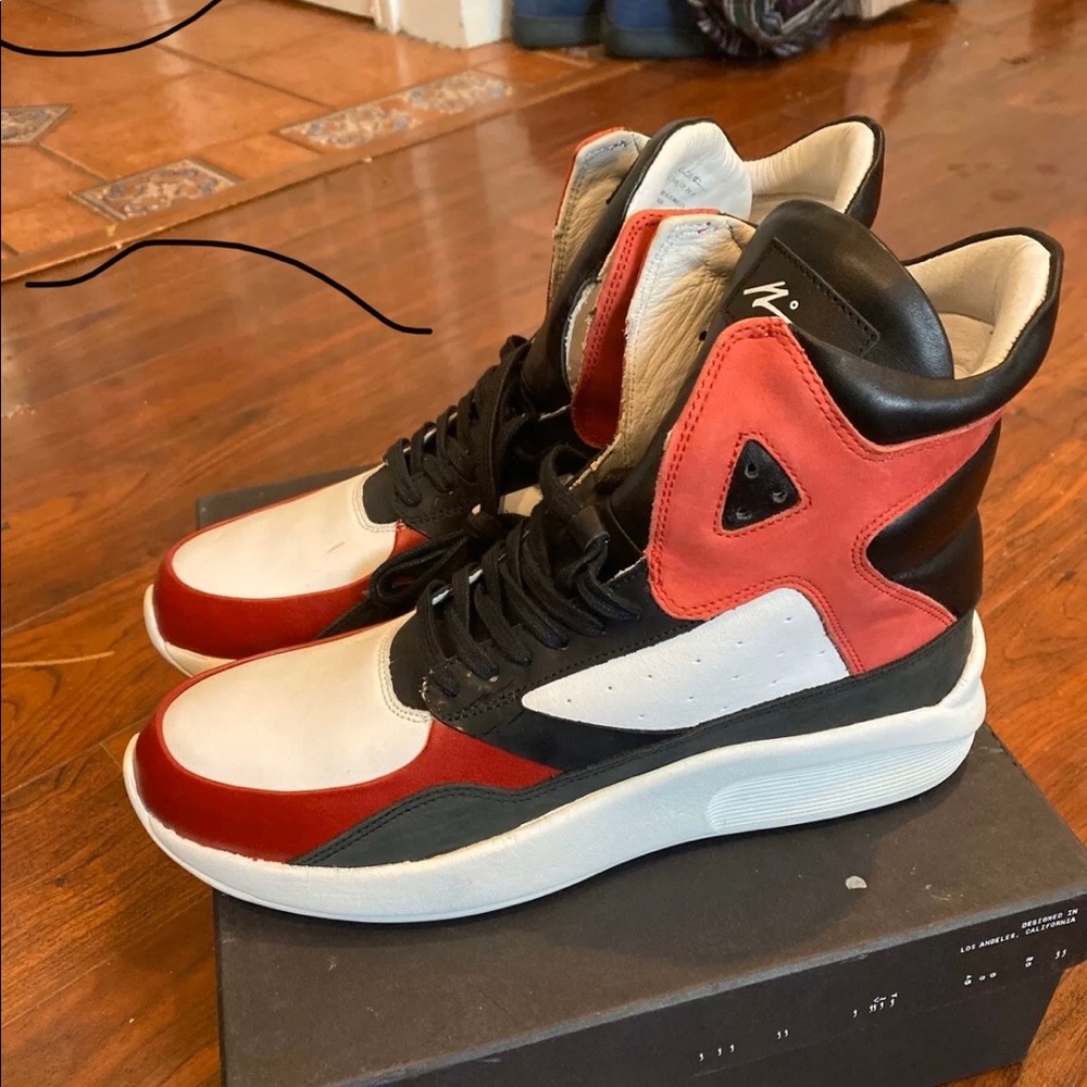 Brand new Article Number high top men’s sneakers